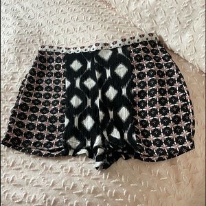 Adorable short shorts with flattering back zipper